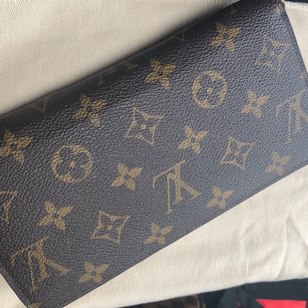 Louis Vuitton Zippy Wallet